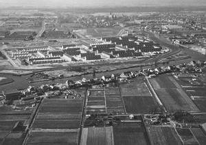 Luchtfoto vanuit Lisserbroek. De componistenbuurt krijgt gestalte. (Fotograaf onbekend, 1973.)