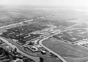 Luchtfoto van de Poelpolder, genomen vanuit het dorp. (Noord-Hollands Archief, collectie Fotopersbureau De Boer, 1974.)