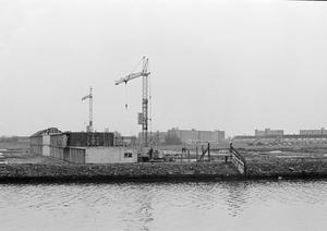 Woningbouw in de componistenbuurt. Op de voorgrond de Greveling. (Noord-Hollands Archief, collectie Fotopersbureau De Boer, 1971.)