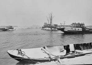 De ingang van de oude Greveling. De foto is genomen vanaf de Lisserdijk bij de scheepswerf van Oldenhage. (Noord-Hollands Archief, collectie Fotopersbureau De Boer, 1971.)